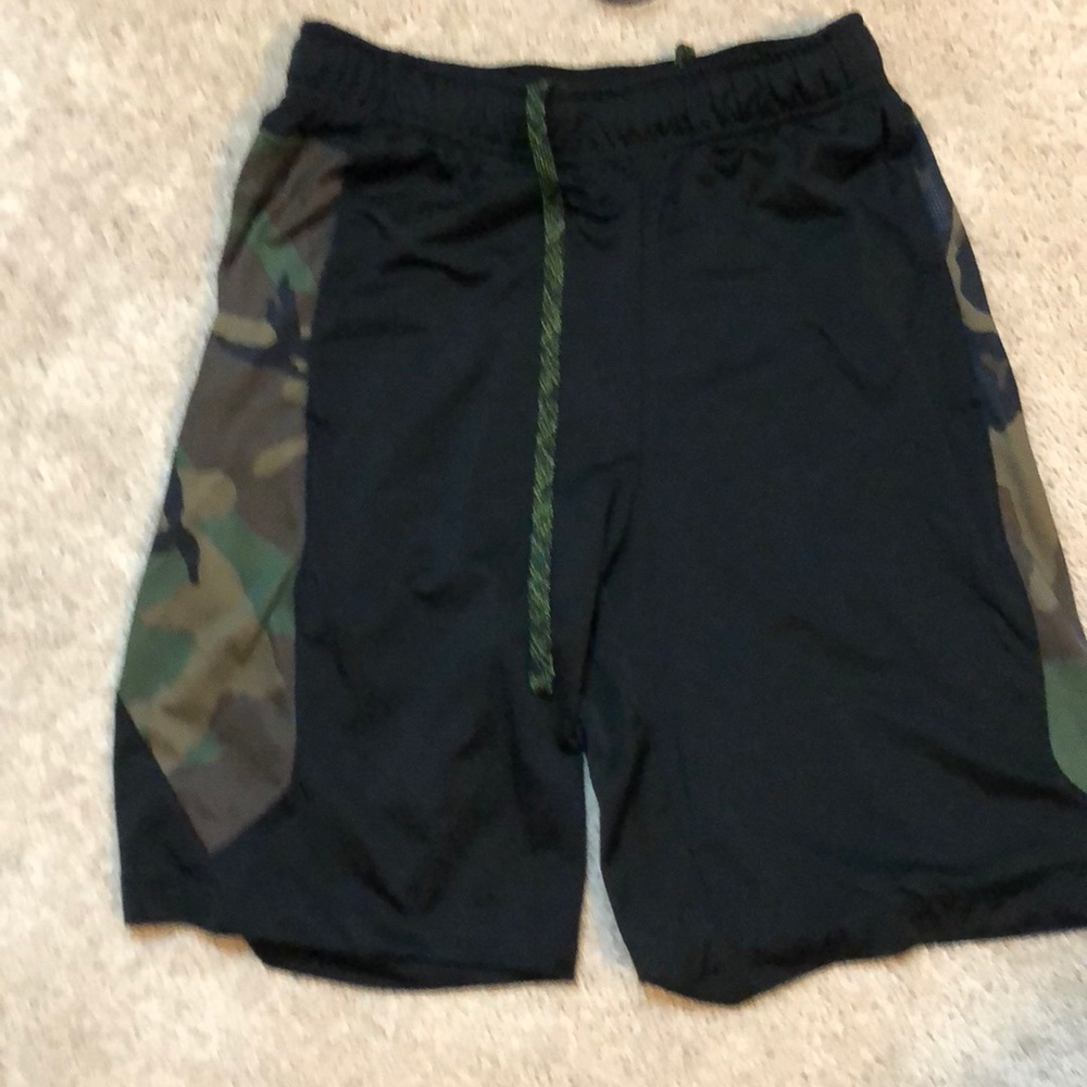 S camo athletic shorts